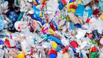 regierung beschliesst plastiksteuer das bedeuten die plaene fuer verbraucher | Regierung beschließt Plastiksteuer: Das bedeuten die Pläne für Verbraucher |